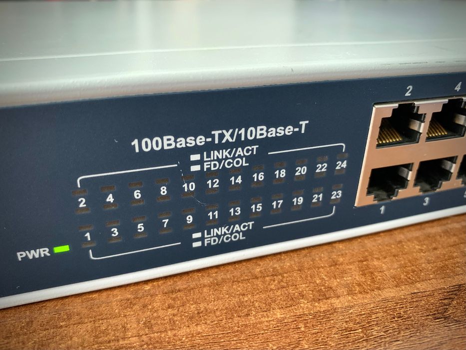 Managed switch CNet CSH-2400W