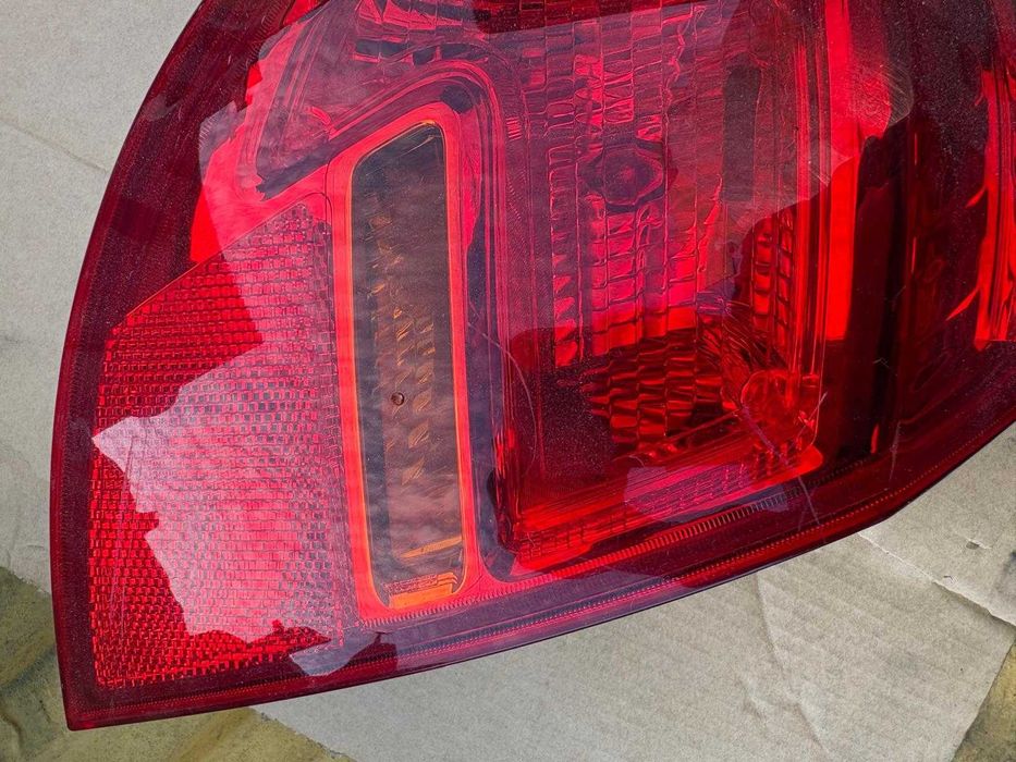 Lampa stop tripla stanga spate Opel Meriva  B 13253627