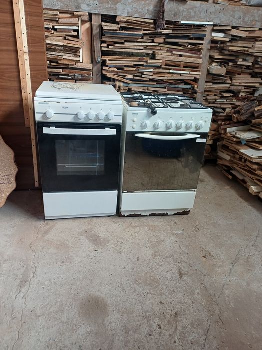 Vând 2 aragaze....