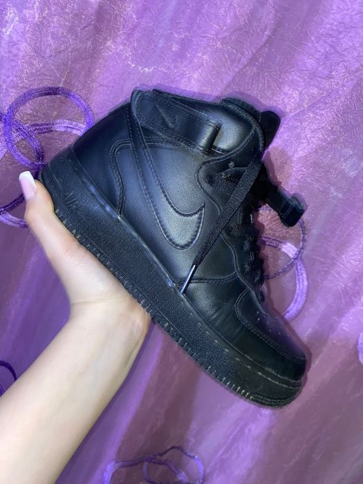 Air force 1 black mid