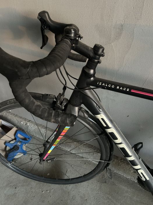 Bicicletă de șosea Focus Izalco Race – cadru carbon, mărime 54