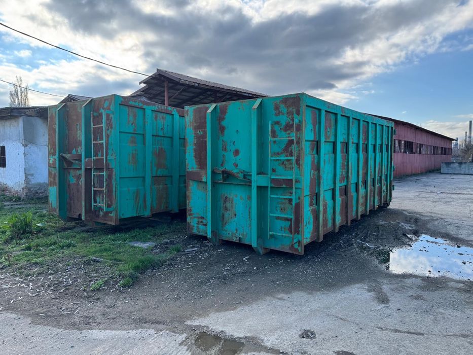 2 containere din otel