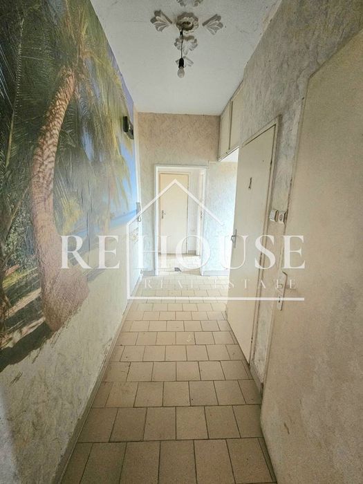 Продава се Тристаен апартамент в Варна, Младост 1 - 65 кв.м за 1739 €/кв.м - Снимка #4