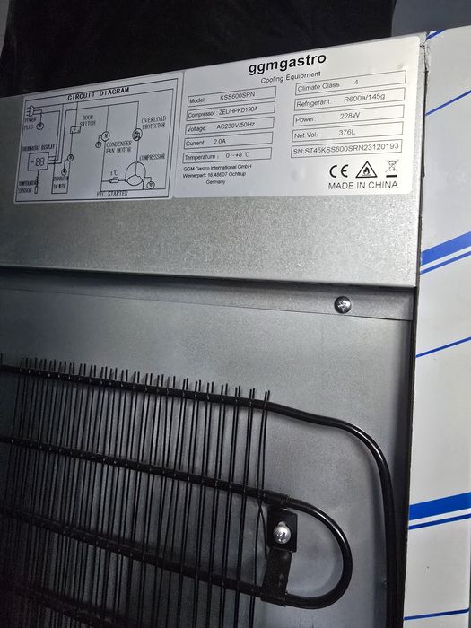 Frigider profesional GGM Gastro 376 L