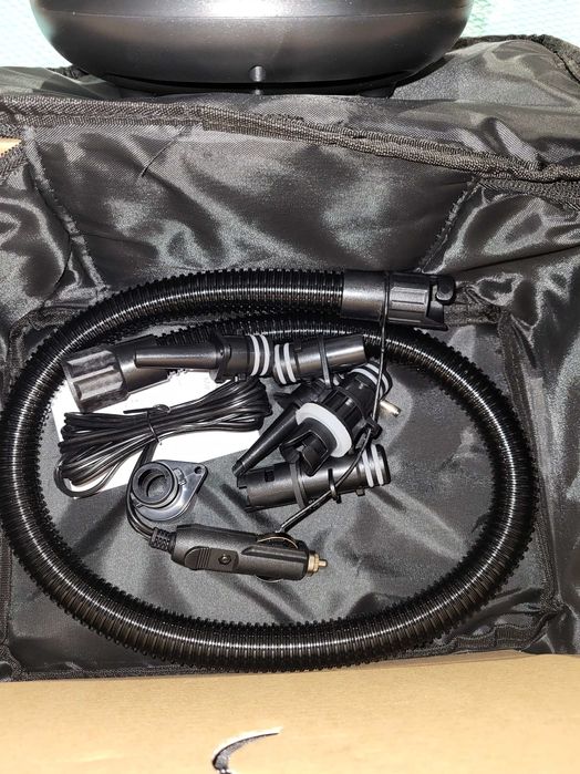 Pompa electrica la priza de masina 12V