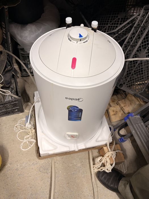 Продам водонагреватель бойлер 30л