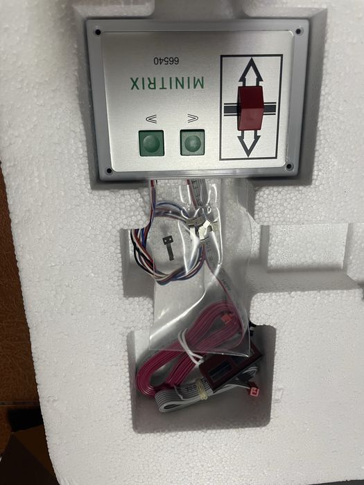 Minitrix / Marklin 66540 cu controler analog pt trenulet electric - placa transfer / tunrnanta pt locomotive - sine N
