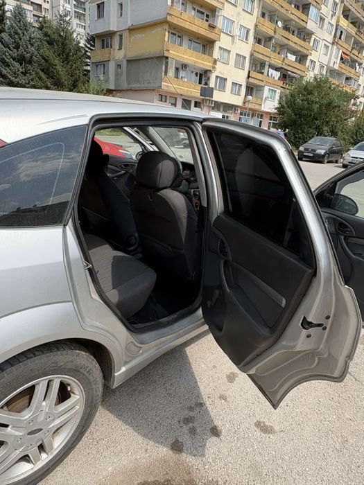Продавам форд фокус 1.8 tdci