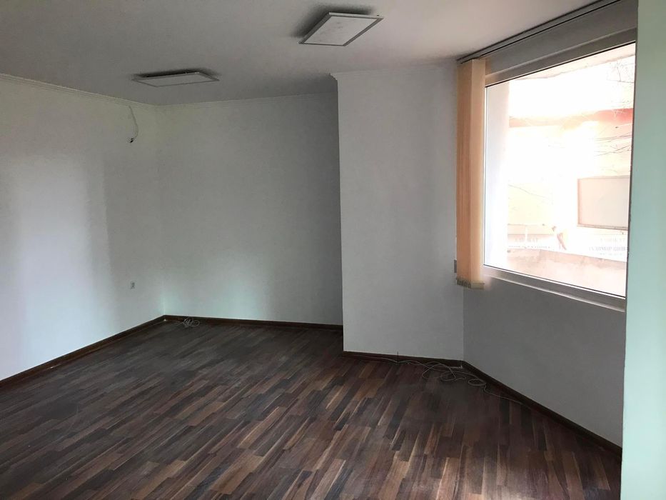 Тристаен апартамент, под наем, кв. Зимно кино Тракия