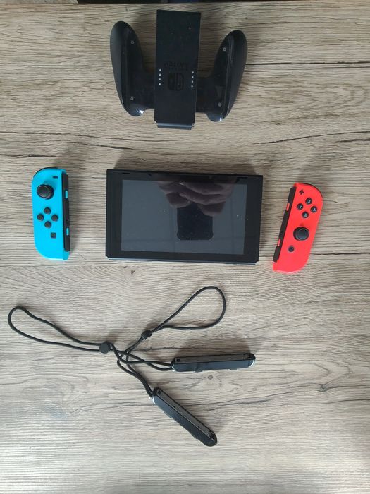 Vând Nintendo Switch