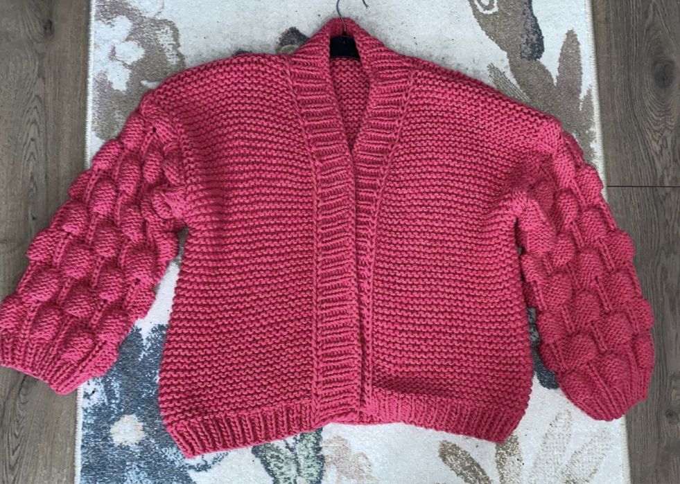 Pulover lucrat manual