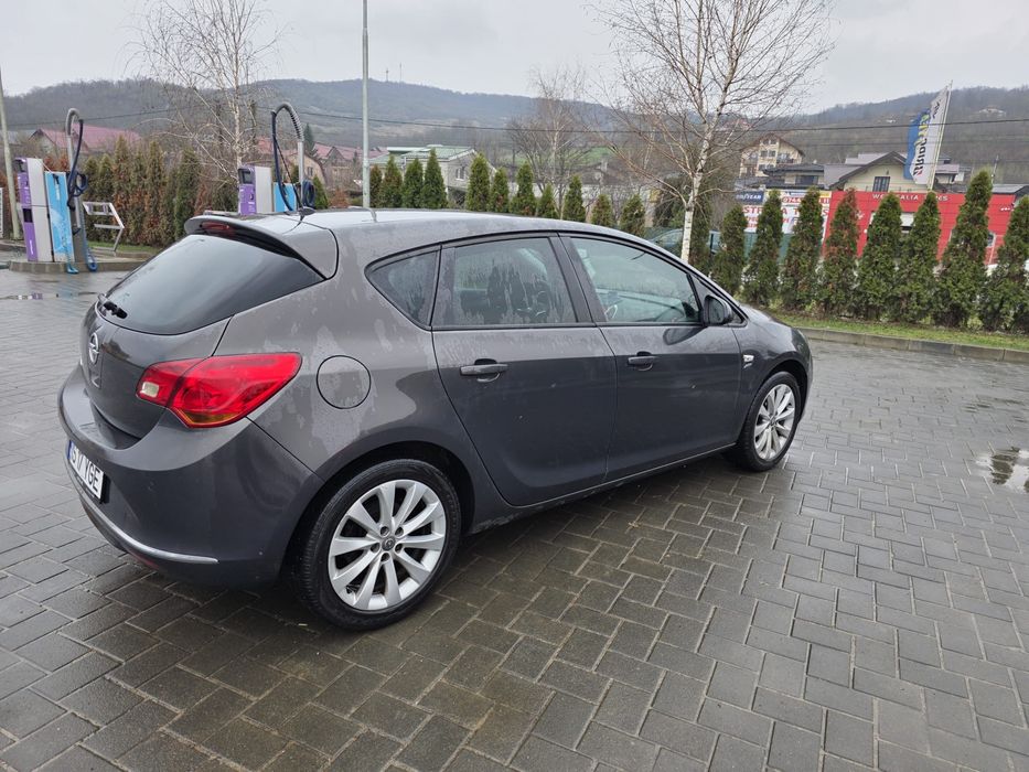 Opel astra j 2013