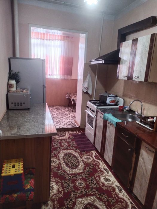 Uy sotiladi Batanika 4/36