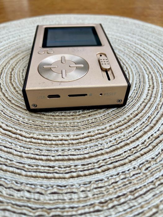 Casti hi res in ear JVC HA-FW1800 + player Hi RES Colorfly