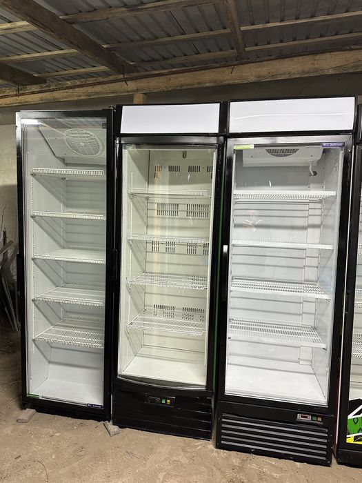 Витринные холодильник