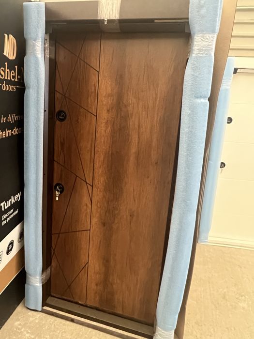 Входни врати блиндирани за апартамент външни условия Промоция