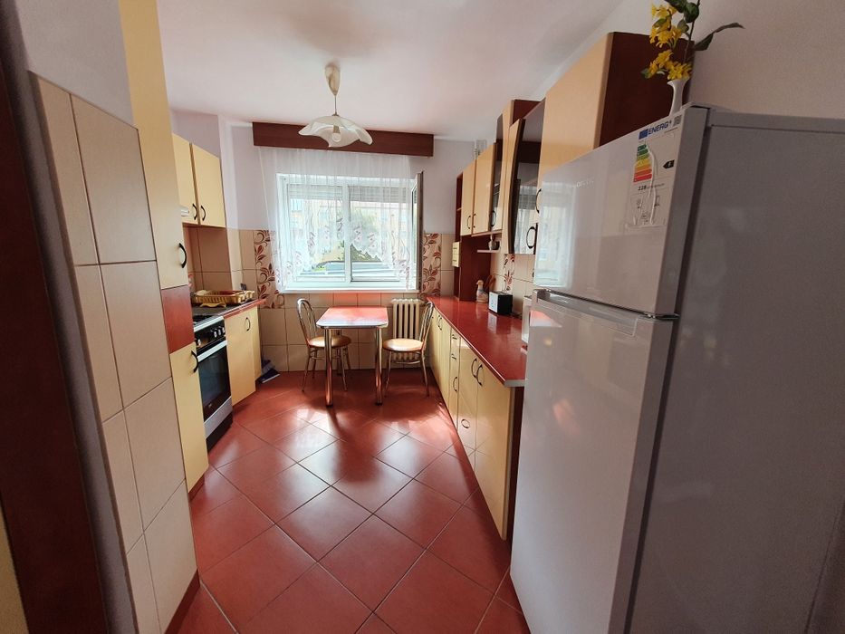 Apartament cu 2 camere de închiriat