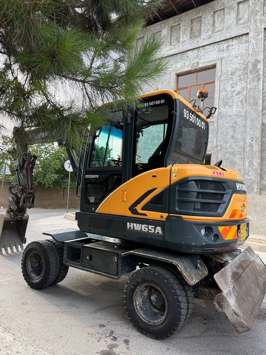 Hyundai 65A          .