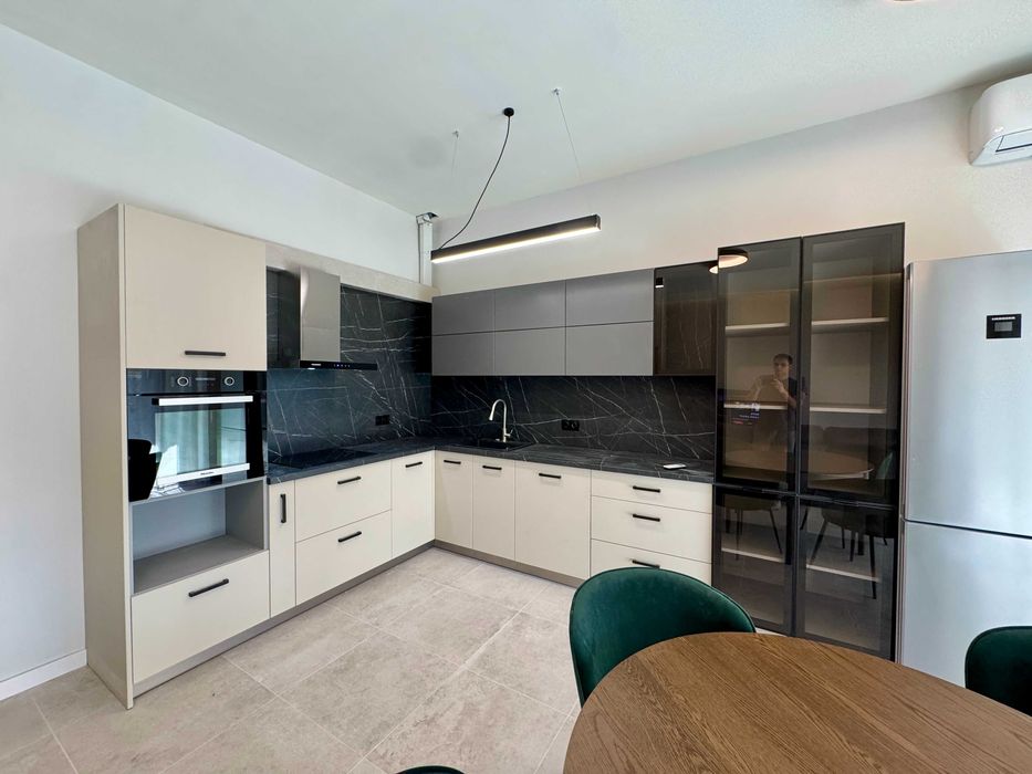 Дава се под наем Тристаен апартамент в София, 7-ми 11-ти километър - 130 кв.м за 1895.16 € - Снимка #3