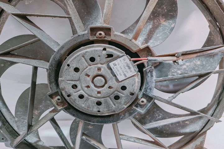 Electroventilator Racire  Bosch cu Suport 3136613267 / 24413315 / 244