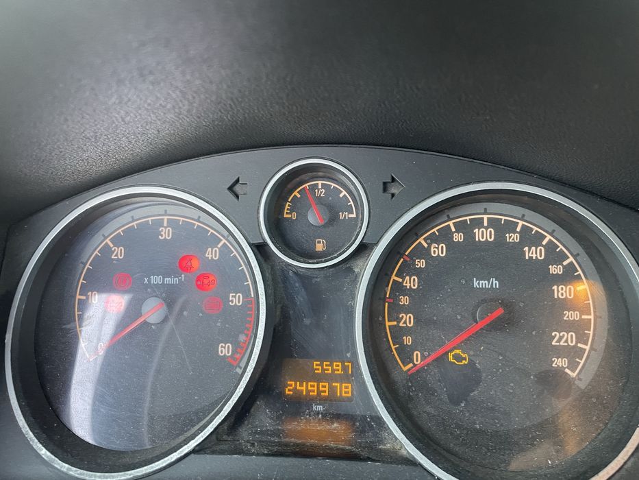 Opel Zafira 2009 – 1.7 CDTI – 7 locuri – Ideală pentru familie