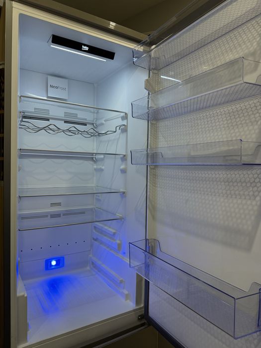 Хладилник с фризер Beko RCNA406E40ZXB – No Frost, 203 см