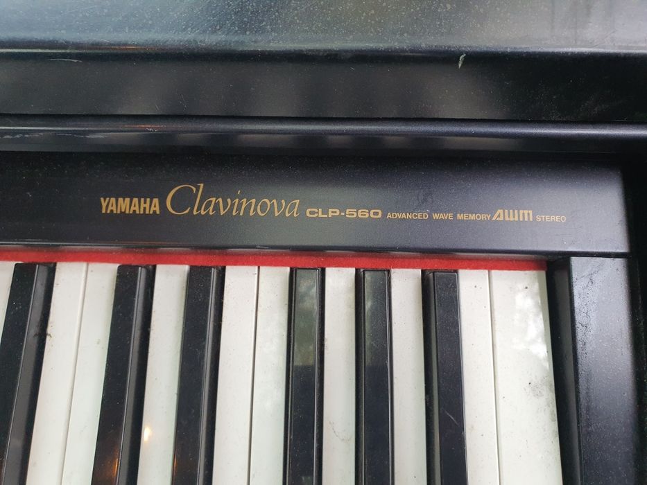 Pian electronic Yamaha cu 8 octave, scula de calitate