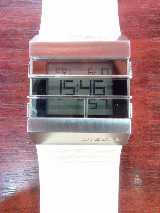 Ceas - Diesel,Unisex,Impecabil,perfect funcțional.Preț -300 de lei .
