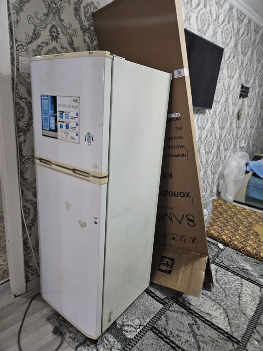 Холодильник  LG.