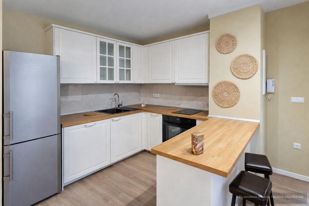 Дава се под наем Тристаен апартамент в Варна, Общината - 120 кв.м за 900 € - Снимка #2