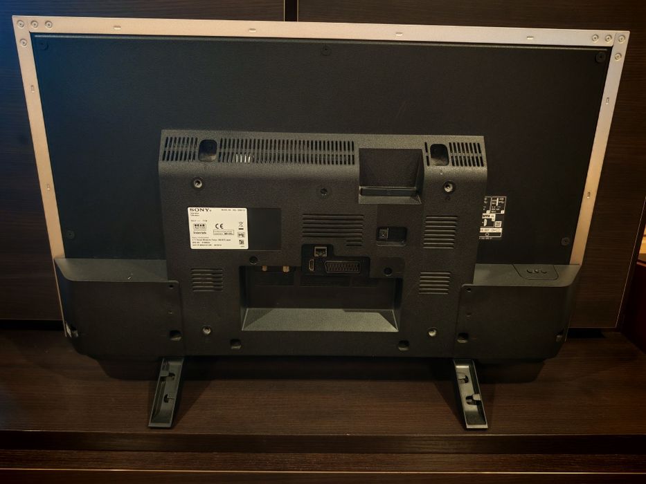Vând TV Sony 82"