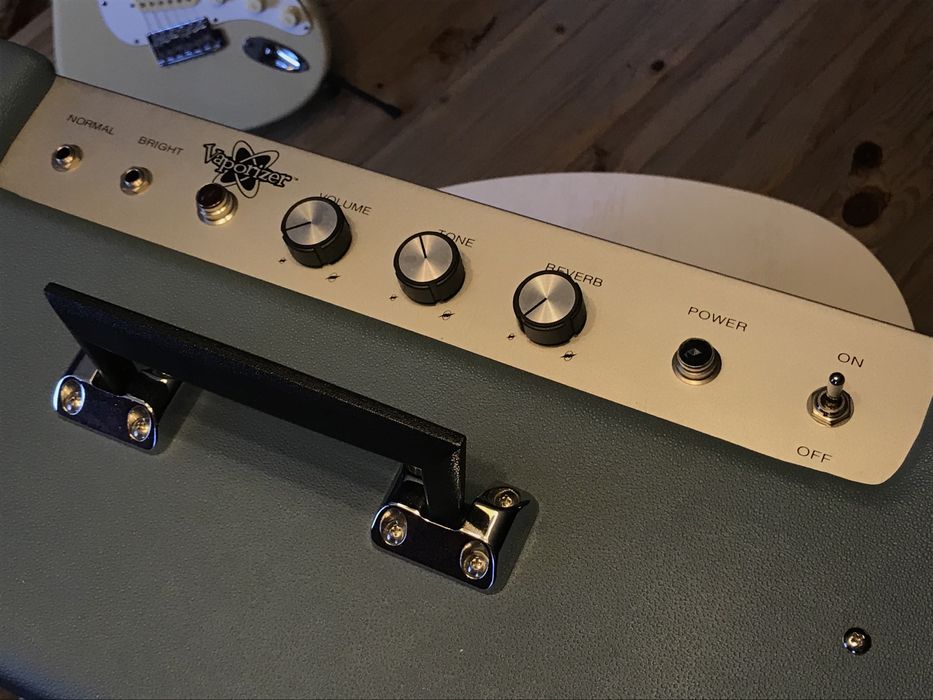 Fender Vaporizer 2x10 лампово китарно комбо