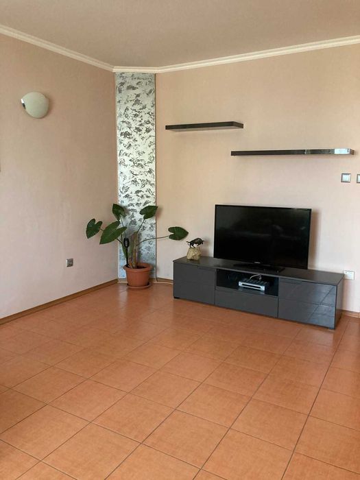 Дава се под наем Тристаен апартамент в Бургас, Славейков - 98 кв.м за 165.75 € - Снимка #4