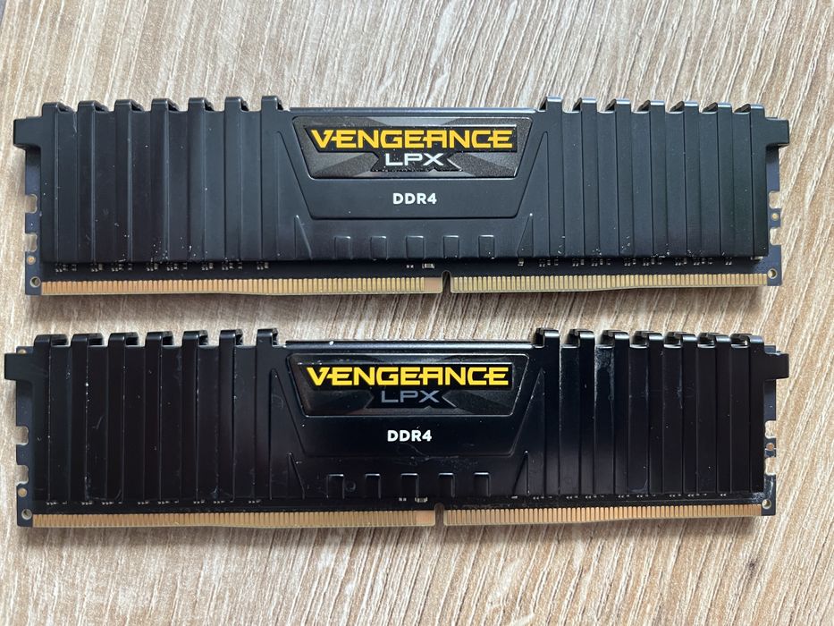 corsair vengeance lpx 3000 second hand si noi de vanzare