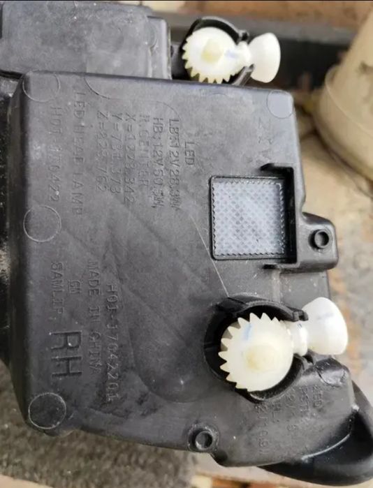 Фара  Chevrolet Tracker 24 года