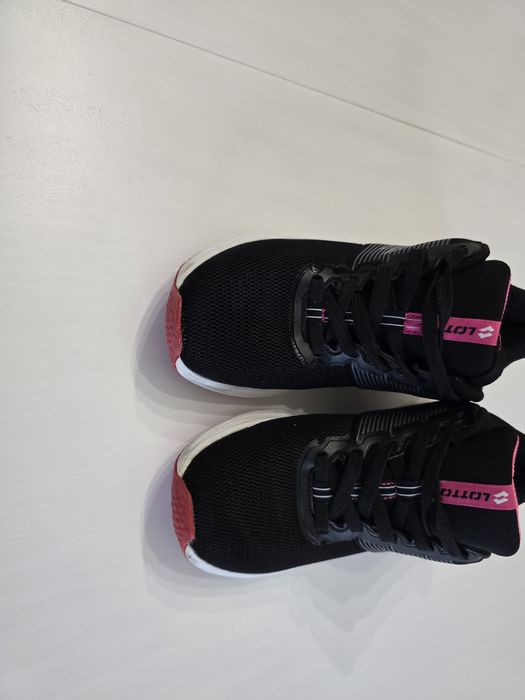 Încălțăminte fete Lotto nr 36,5