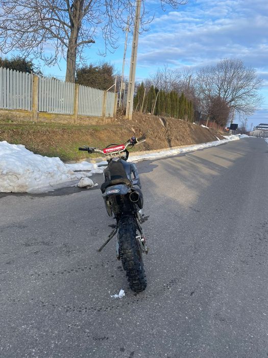 Vând/schimb Yamaha dt125 2003
Piston prox cota A aproximativ 50 ore
Pl