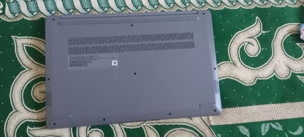 Lenovo ideapad 1