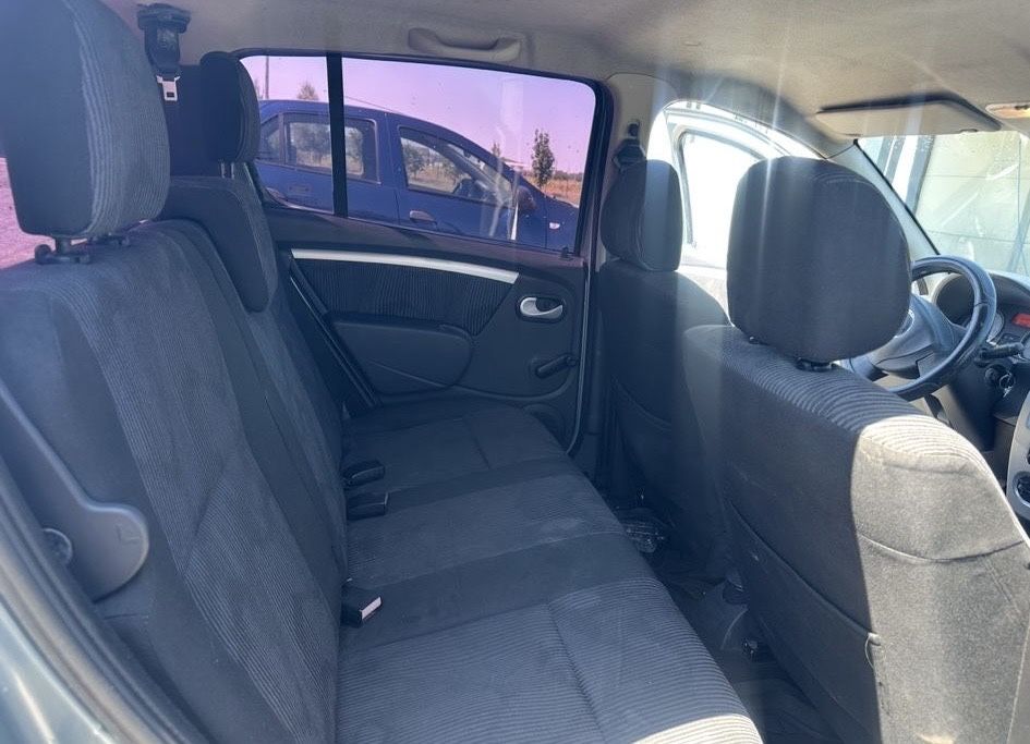 Vând Dacia Sandero 2008