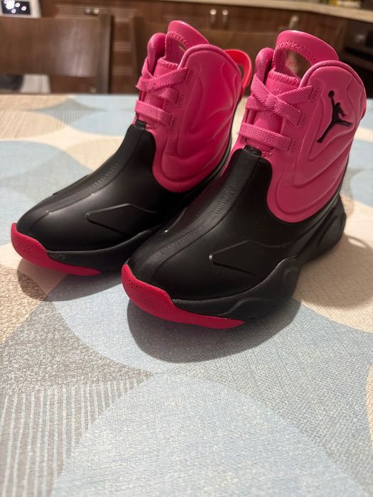 Обувки Nike розови детски