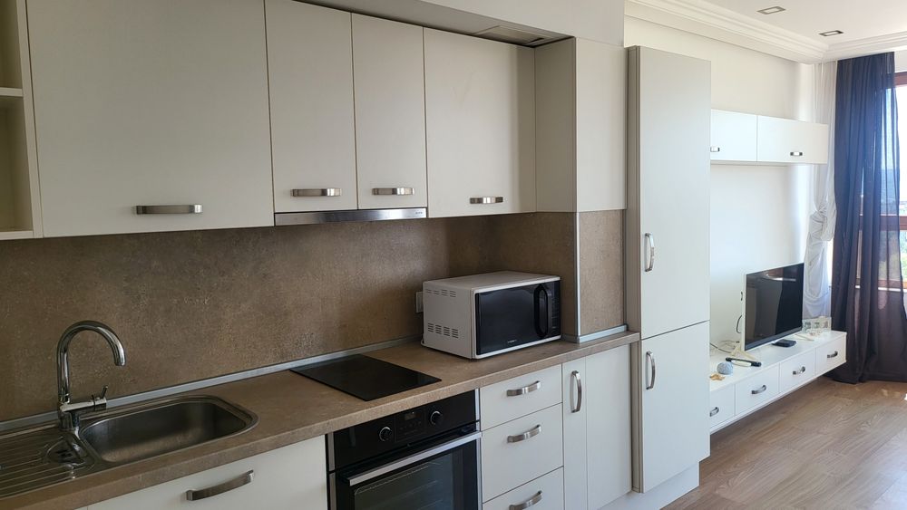 Дава се под наем Тристаен апартамент в Варна, Чаталджа - 160 кв.м за 1246.44 € - Снимка #2