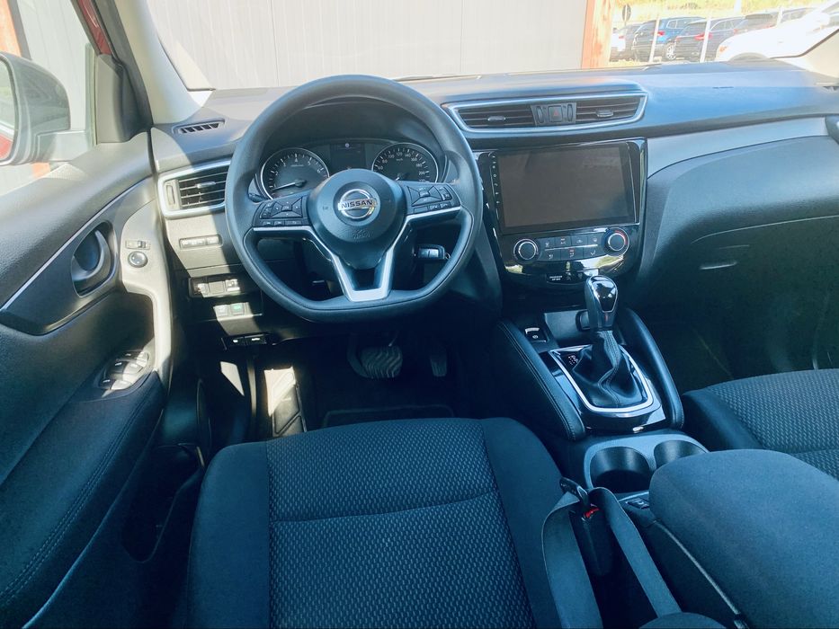 Nissan Qashqai I.2 Automatik * 2OI8 * Garantie * Android * Distronic * Navigatie * Carlig * Scaune incalzite *