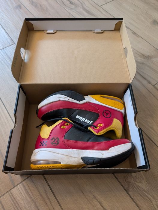 vand papuci Jordan Max Aura 3 SE