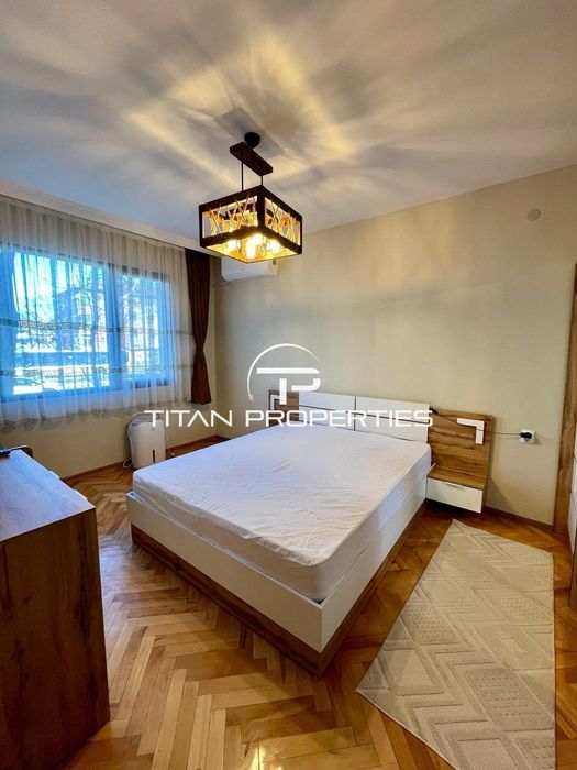 Четиристаен апартамент за продажба в жк. Христо Смирненски