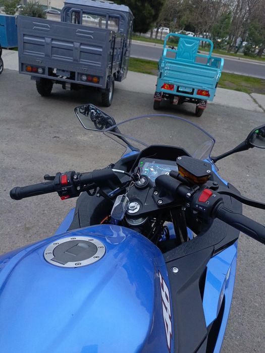 Yamaha r3 400cc в черно/синем окрасе