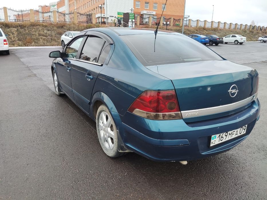 Продам авто,живой Опель