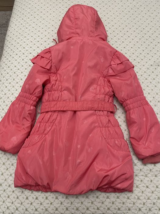 Продам курточку на девочку.