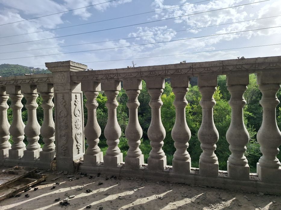 Римский Колона и балясина