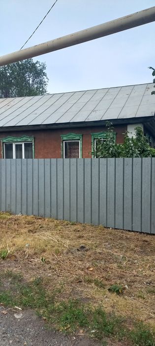 Продам дом с ровным участком