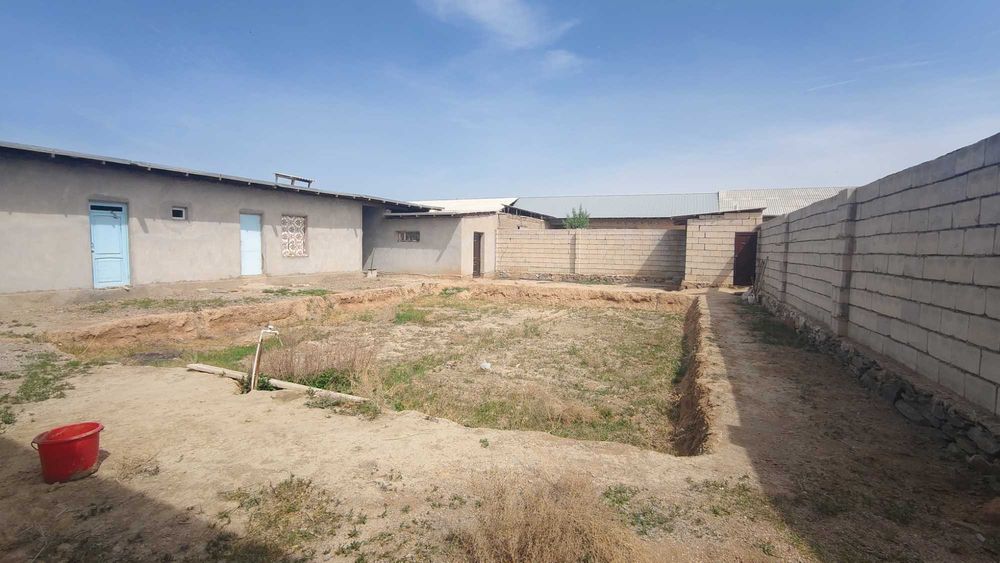 Hovli sotiladi. KUMUSHKON MFY